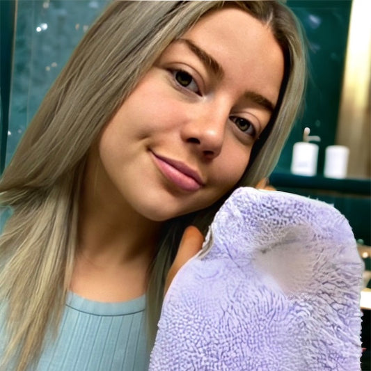 A gift-ready cloth that removes makeup with just water.